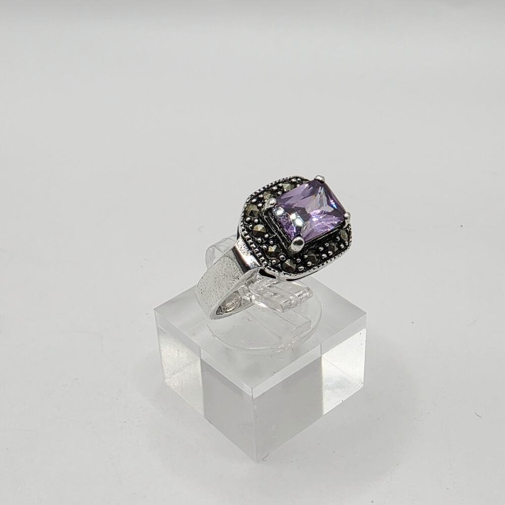 Beautiful Purple Amethyst Solitaire Marcasite Halo Sterling Silver Ring Size 6.5